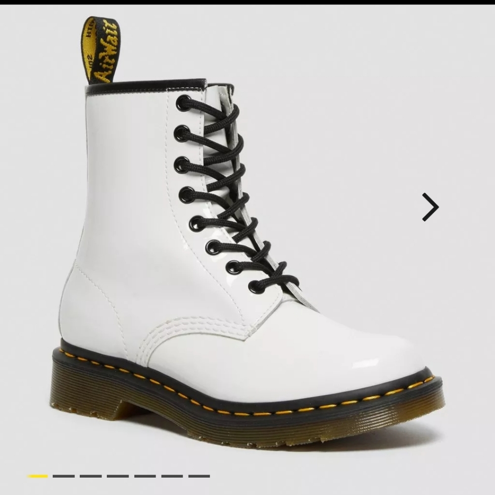NWOT Dr. Marten's 1460 Women's Patent Leather Lace-Up Boots